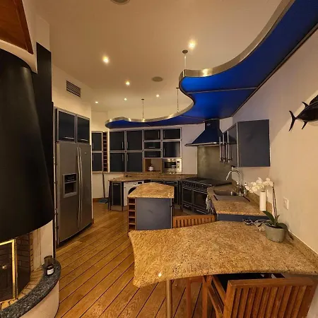 Apartment Seaside Serenity, Portside