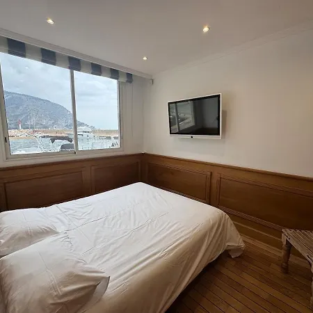 Seaside Serenity, Portside Apartment